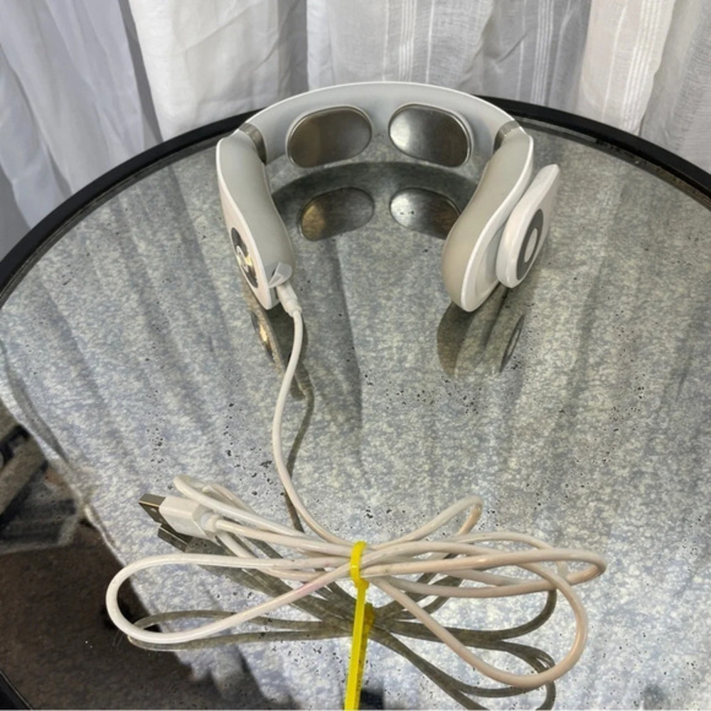 SKG Smart Electric Neck Massager Model 4098 Heating Pain Relief Tool 3d Massager